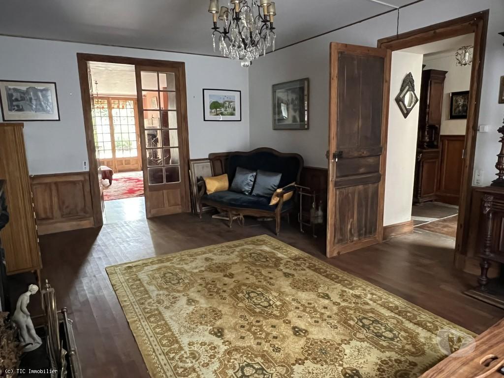 Vente Maison Vienne Civray - 86400 - Photos Vivastreet Maison de Maître au Centre de Civray