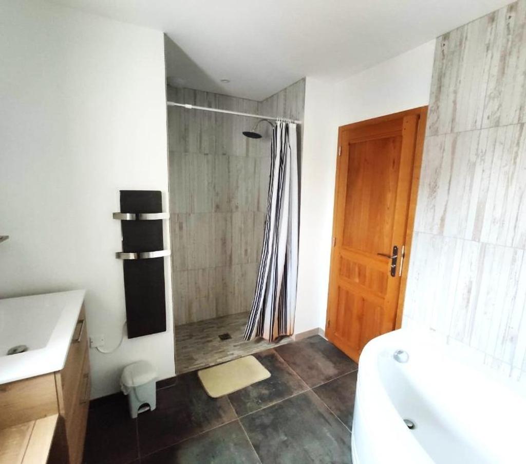 location saisonniere Alpes-Maritimes Cannes - 06400 - Photos Vivastreet MAISON 6 pers. CANNES à 4 mn plages