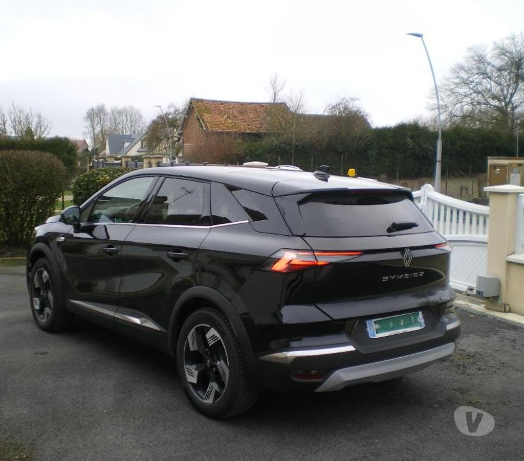 Voiture d'occasion Aisne Abbecourt - 02300 - Photos Vivastreet Symbioz Iconic E-Tech Full Hybrid 145