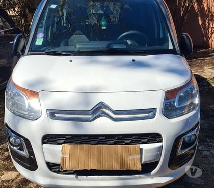 Voiture d'occasion Ollieres Var - Photos Vivastreet Citroen c3 picasso 110ch feel édition 1.2 puretech