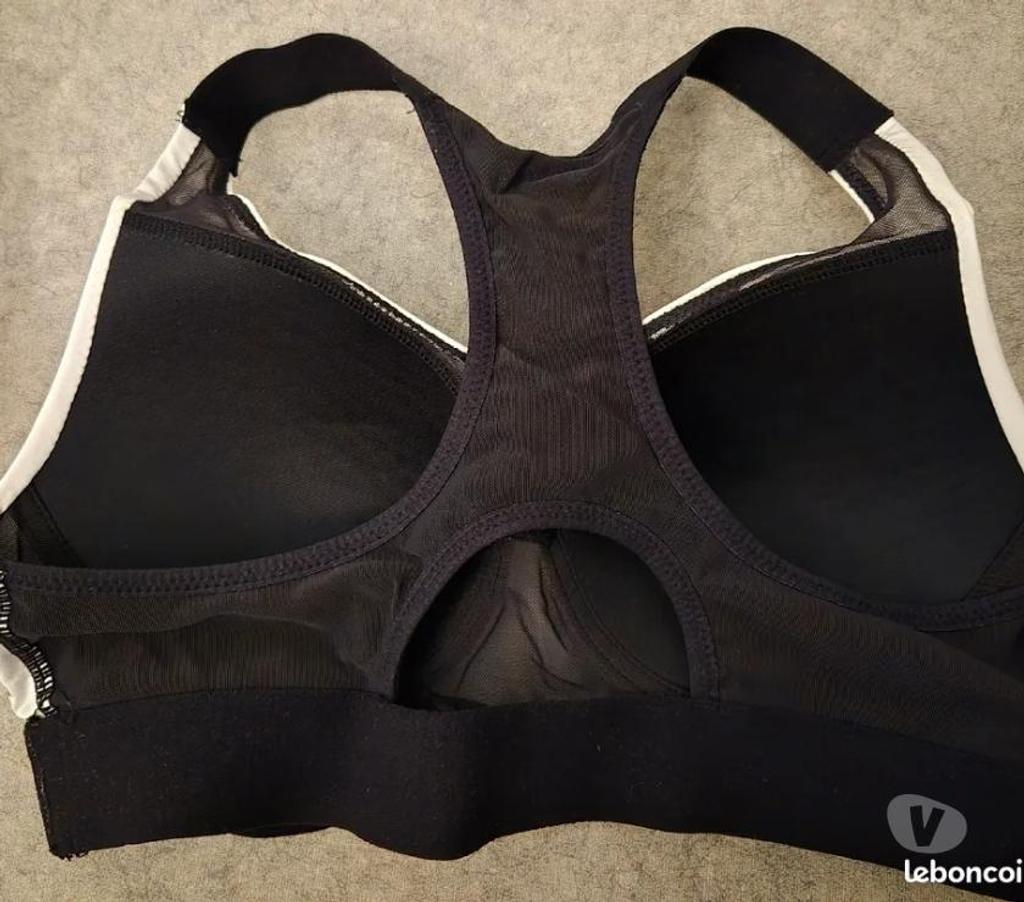 Vêtements occasion Hauts-de-Seine Nanterre - 92000 - Photos Vivastreet BRASSIERE DE SPORT DOMYOS