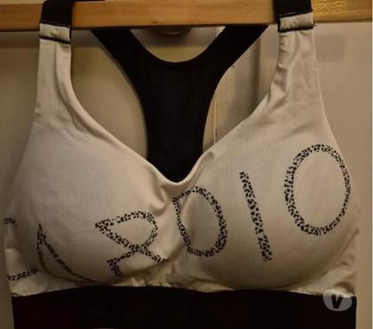 Vêtements occasion Nanterre Hauts-de-Seine - Photos Vivastreet BRASSIERE DE SPORT DOMYOS
