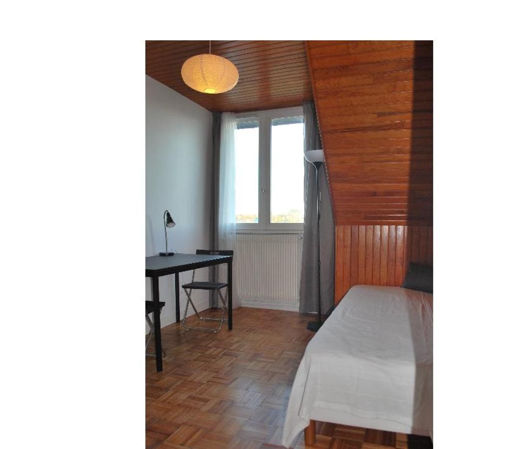 Appartement meublé Finistère Morlaix - 29600 - Photos Vivastreet B22 petit T1, adsl, jardin, pkg quartier prisé MORLAIX