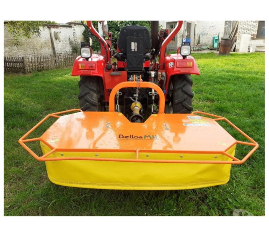 Tracteur occasion Nord Wattrelos - 59150 - Photos Vivastreet Tracteur avec chargeur frontal et accessoires