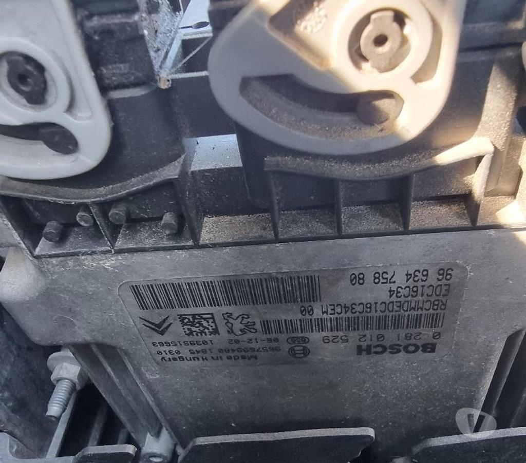 Pièces et services auto Seine-Saint-Denis Sevran - 93270 - Photos Vivastreet Citroën c3 piece