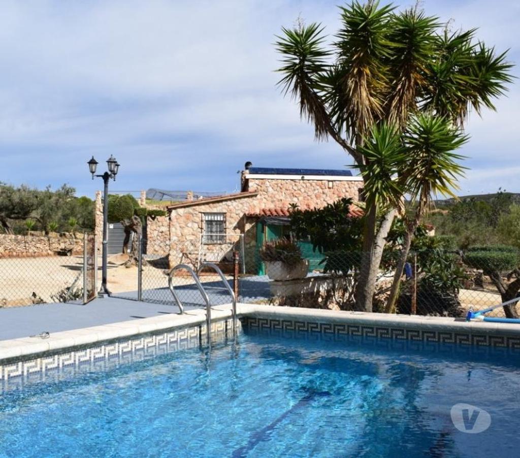 Terrain à vendre Espagne - Photos Vivastreet Terrain d'oliviers de 13 483 m2 et résidence de 72 m2