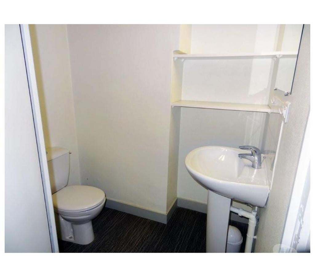 Appartement meublé Allier Vichy - 03200 - Photos Vivastreet T1 centre-ville petit balcon