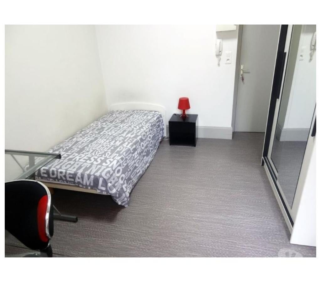 Appartement meublé Allier Vichy - 03200 - Photos Vivastreet T1 centre-ville petit balcon