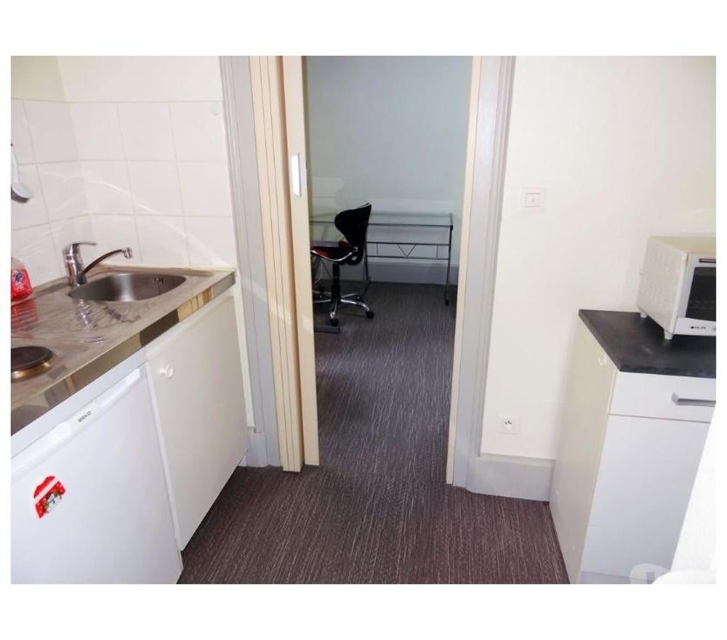 Appartement meublé Allier Vichy - 03200 - Photos Vivastreet T1 centre-ville petit balcon