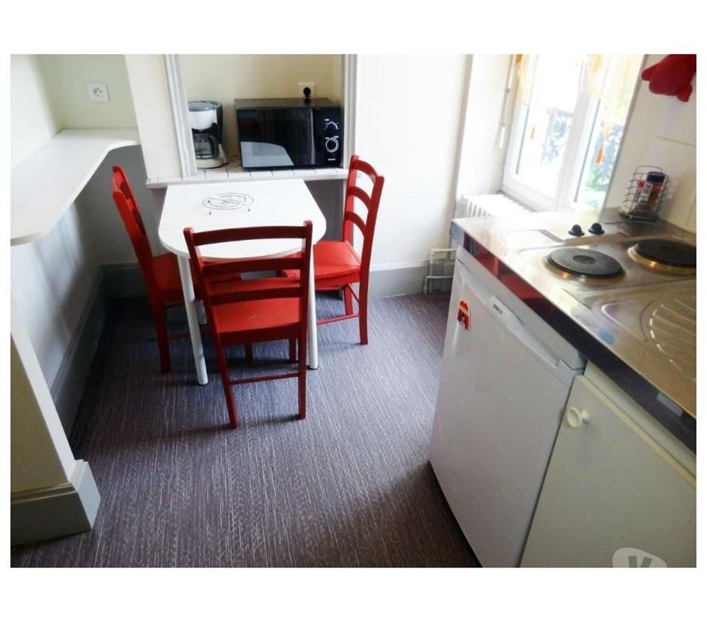 Appartement meublé Allier Vichy - 03200 - Photos Vivastreet T1 centre-ville petit balcon