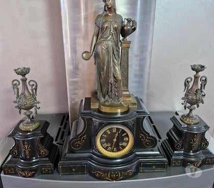 Décoration-Art-Antiquité Le Neubourg Eure - Photos Vivastreet Statue bronze Bouret et horloge
