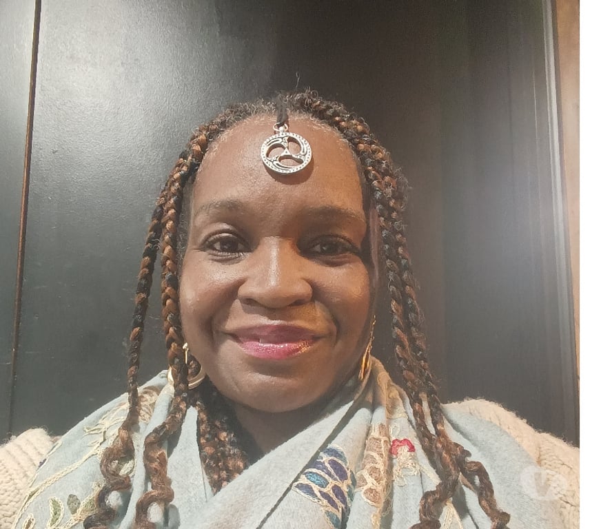 Horoscope - Voyance Paris Paris 1er ardt - 75001 - Photos Vivastreet VRAIE VOYANTE VUE TV VOUS RÉVÈLE TOUT 2026!