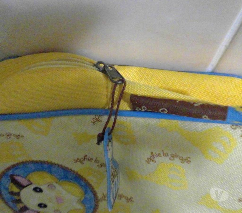 Equipements bébés Ain Arandas - 01230 - Photos Vivastreet 10€ SOPHIE LA GIRAFE SAC