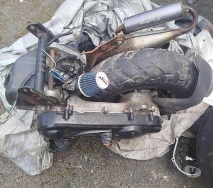 Pièces moto Tarbes Hautes-Pyrénées - Photos Vivastreet Moteur pour pot plus carburateur scouter