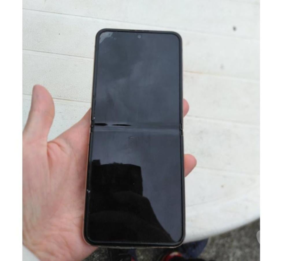 Téléphonie Hautes-Pyrénées Arrens Marsous - Photos Vivastreet Galaxy z flip 4