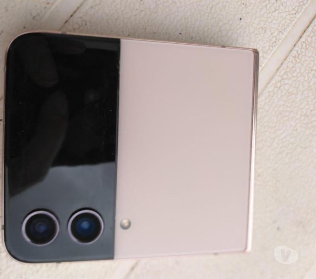 Téléphonie Hautes-Pyrénées Arrens Marsous - Photos Vivastreet Galaxy z flip 4