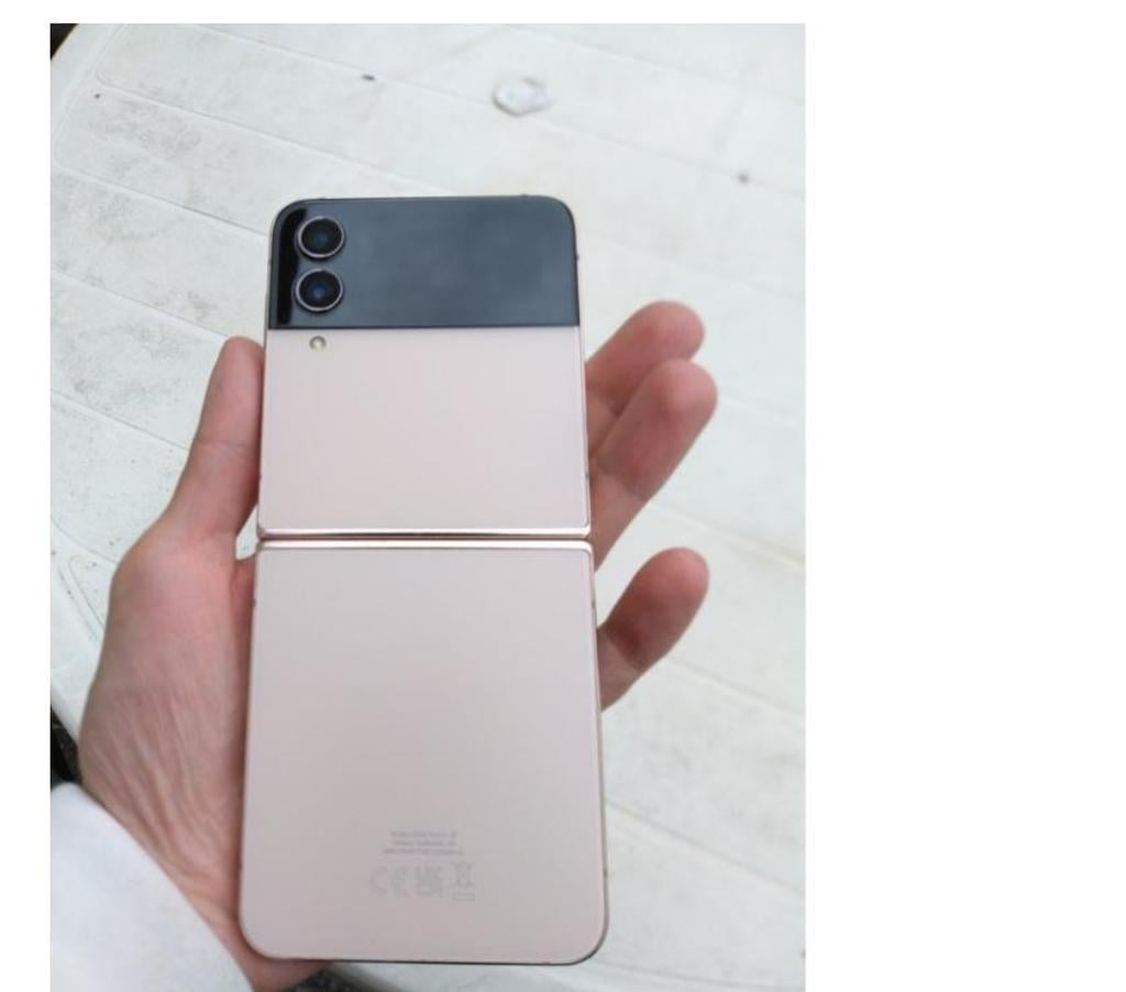 Téléphonie Hautes-Pyrénées Arrens Marsous - Photos Vivastreet Galaxy z flip 4