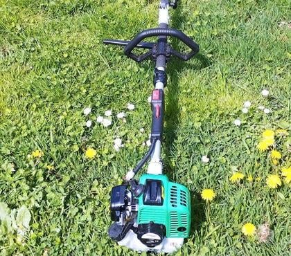 Bricolage - Jardin - Outillage Le Nouvion en Thierache Aisne - Photos Vivastreet Débroussailleuse jamais servie