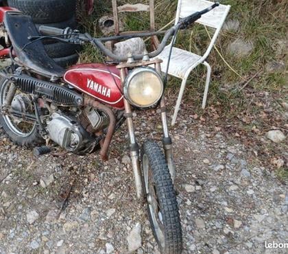 Moto d'occasion Tourette du Chateau Alpes-Maritimes - Photos Vivastreet MINI MOTO YAMAHA 80 GT 1974