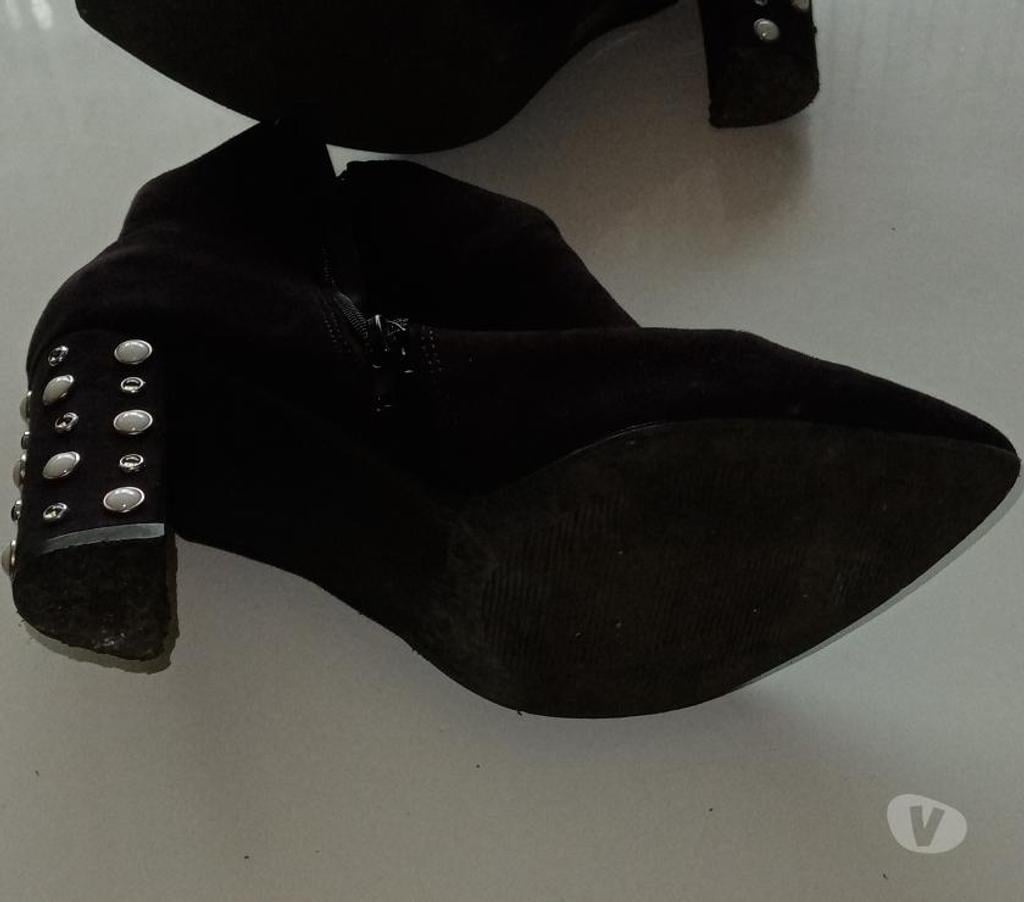 Vêtements occasion Yvelines Velizy Villacoublay - 78140 - Photos Vivastreet bottine perles noirs et blanches femme