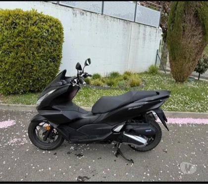 Scooters Arue Polynésie Française - Photos Vivastreet Vends scooter Honda pcx 125 cc