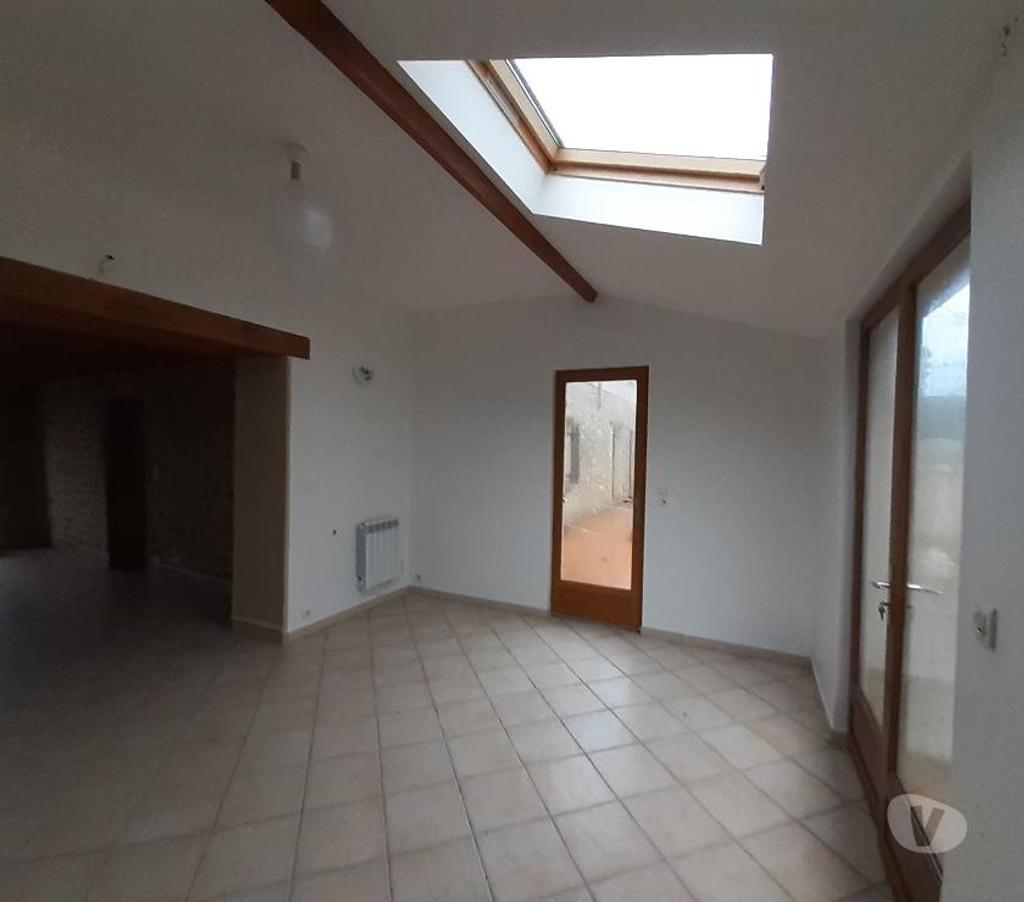 Vente Maison Eure-et-Loir Voves - 28150 - Photos Vivastreet belle maison caractère 160m2 ,au calme ! a 1 h de Paris