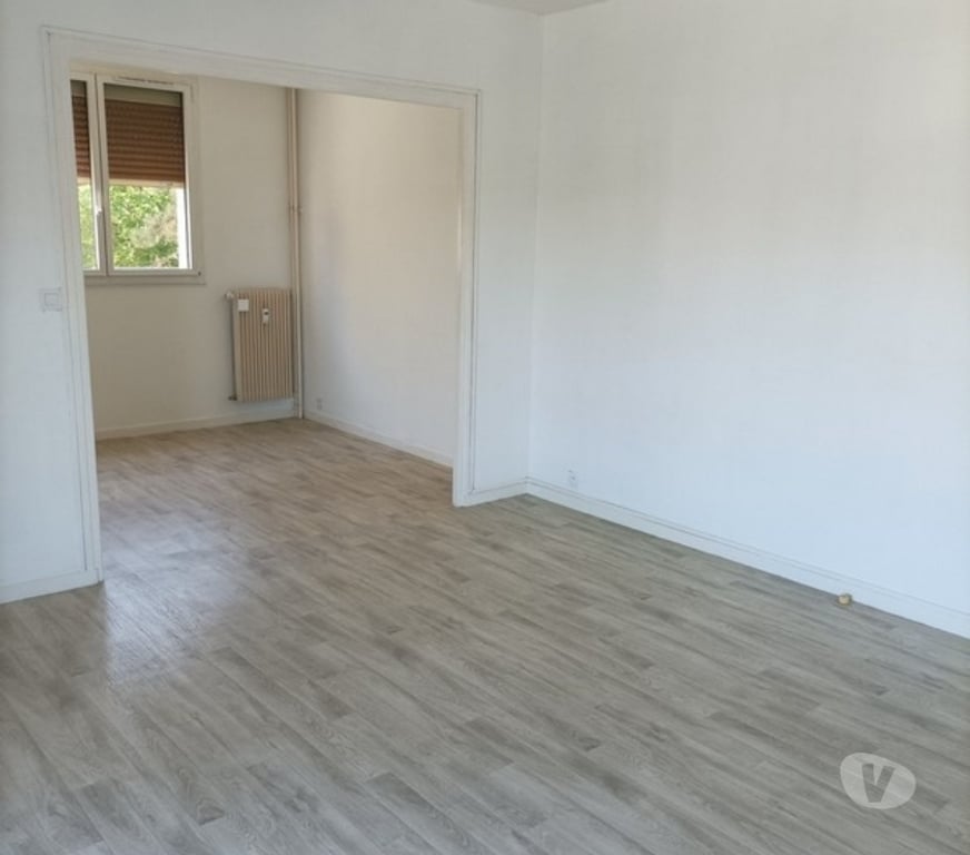 Location appartement Marne Reims - Photos Vivastreet Appartement T4 de 82 m² situé dans une résidence calme