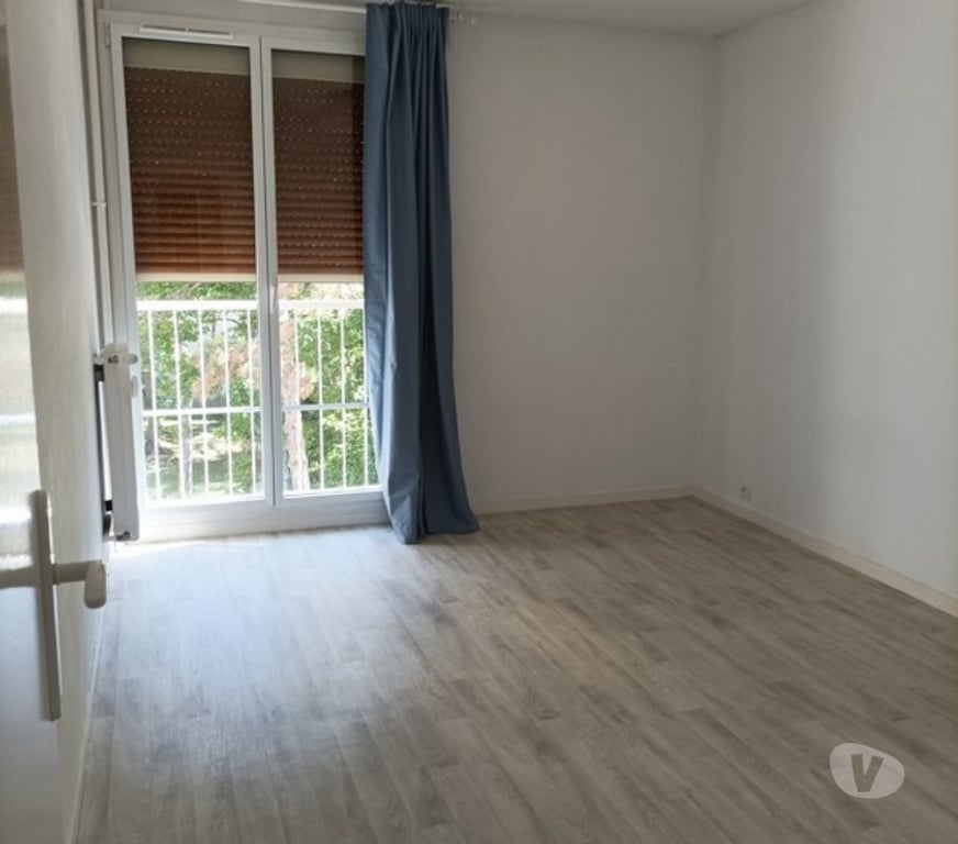Location appartement Marne Reims - Photos Vivastreet Appartement T4 de 82 m² situé dans une résidence calme