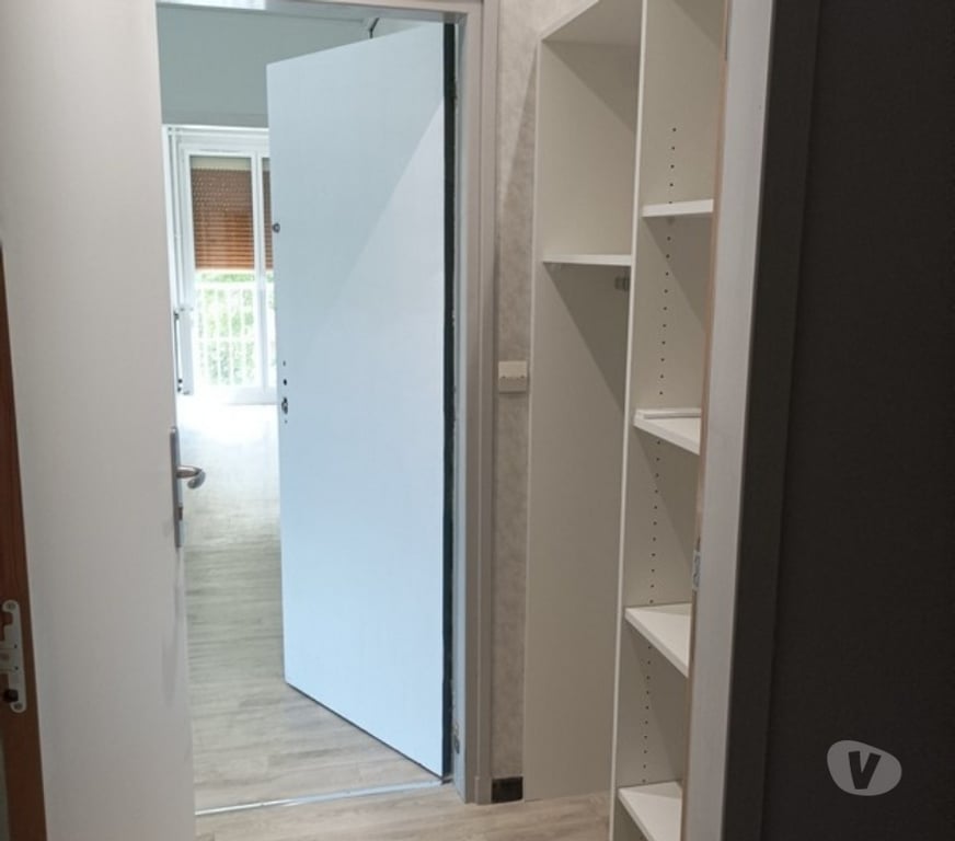Location appartement Marne Reims - Photos Vivastreet Appartement T4 de 82 m² situé dans une résidence calme