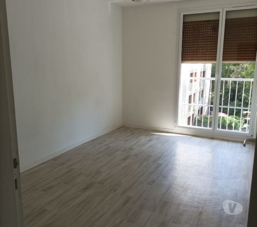 Location appartement Marne Reims - Photos Vivastreet Appartement T4 de 82 m² situé dans une résidence calme