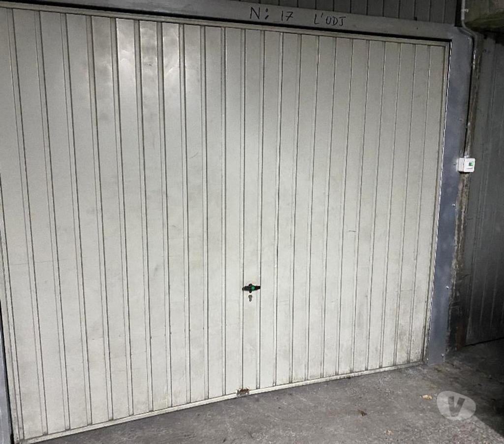 Parkings - Garages Rhône Villeurbanne - 69100 - Photos Vivastreet Loue garage fermé Villeurbanne L . Bonnevay