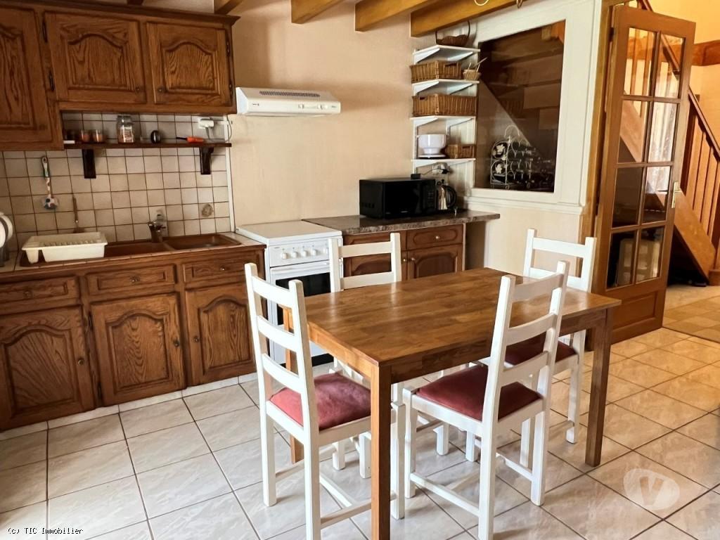 Vente Maison Deux-Sèvres Chef Boutonne - 79110 - Photos Vivastreet Maison De Campagne Située Au Calme A Vendre. 2 Chambres Et...