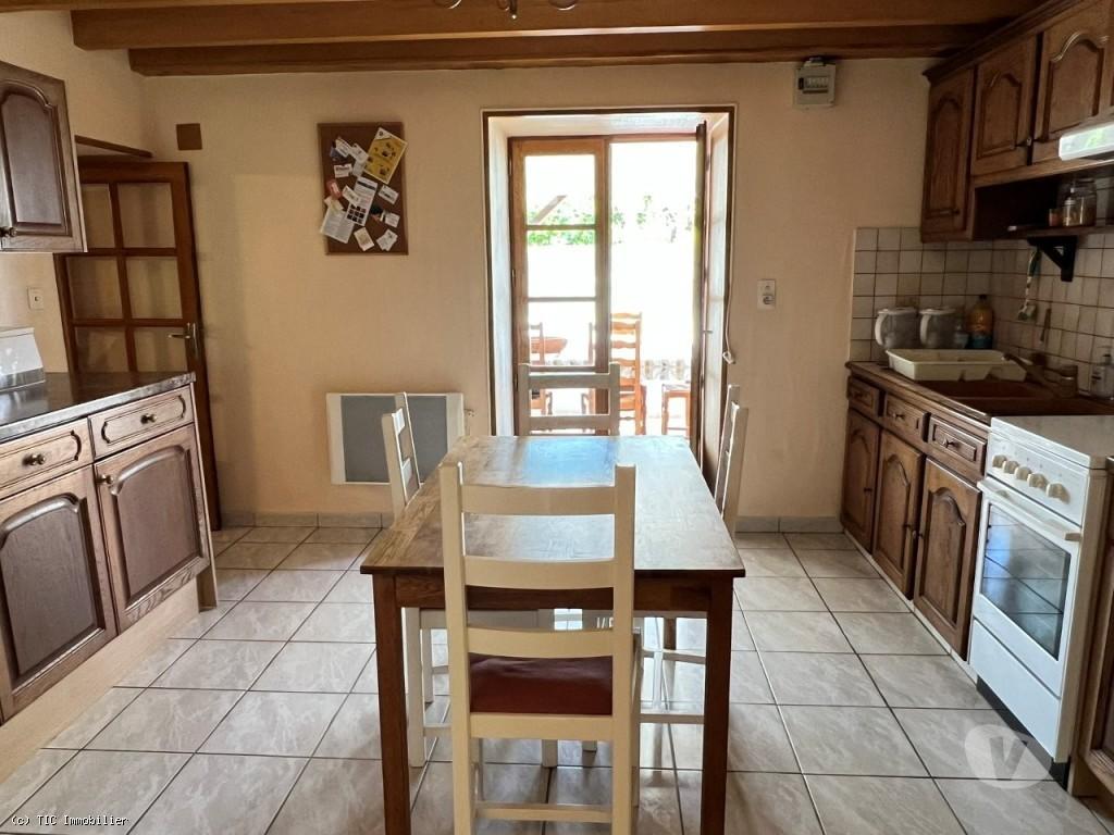 Vente Maison Deux-Sèvres Chef Boutonne - 79110 - Photos Vivastreet Maison De Campagne Située Au Calme A Vendre. 2 Chambres Et...