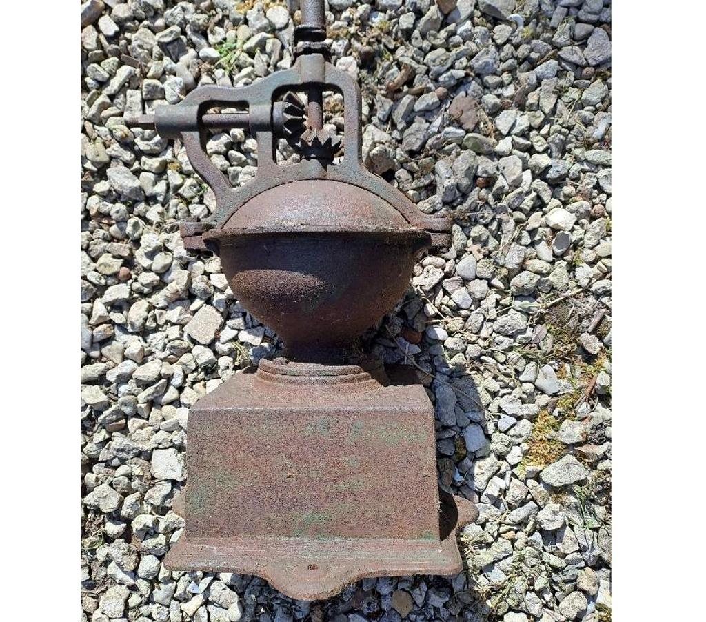 Décoration - art Seine-et-Marne Montceaux les Provins - 77151 - Photos Vivastreet ancien moulin peugeot