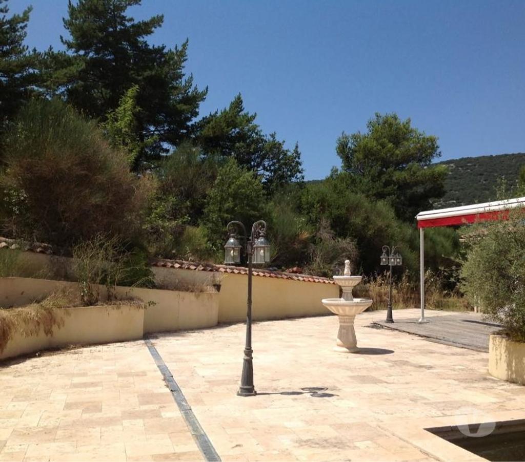 Vente Maison Var Plan d'Aups Ste Baume - 83640 - Photos Vivastreet Maison de plain-pied de 200 m2 + studio + piscine