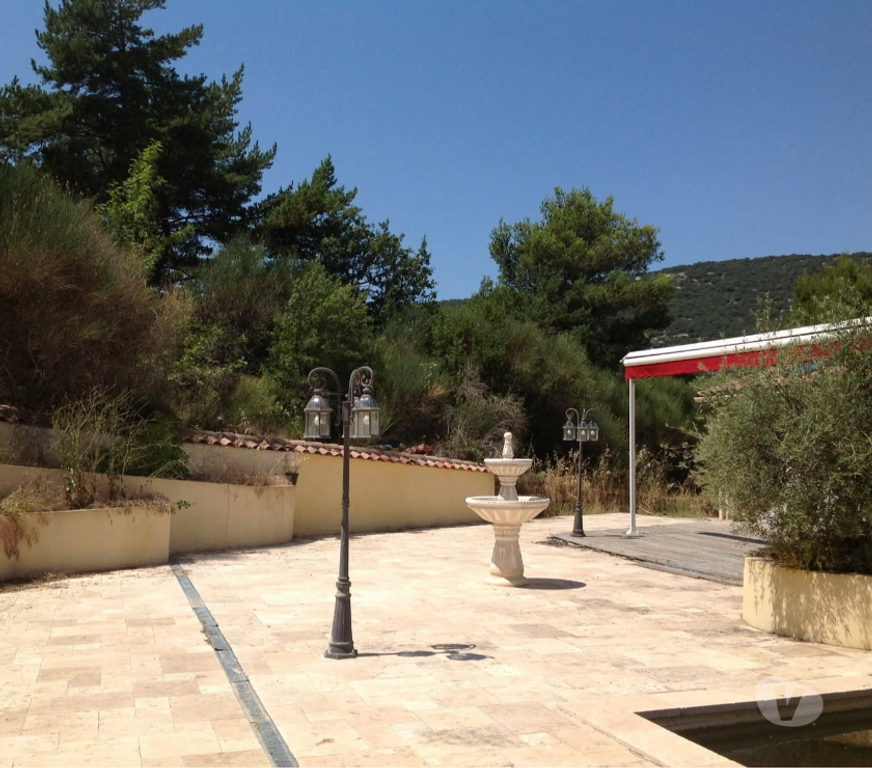 Vente Maison Var Plan d'Aups Ste Baume - 83640 - Photos Vivastreet Maison de plain-pied de 200 m2 + studio + piscine