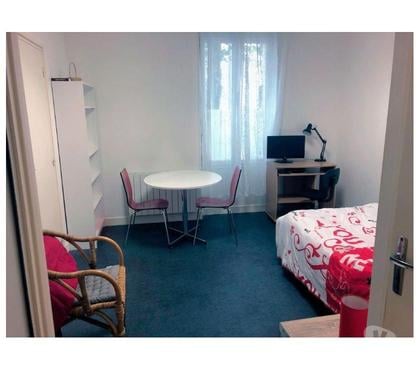 Locations vacances Vichy Allier - Photos Vivastreet Studio curiste centre-ville