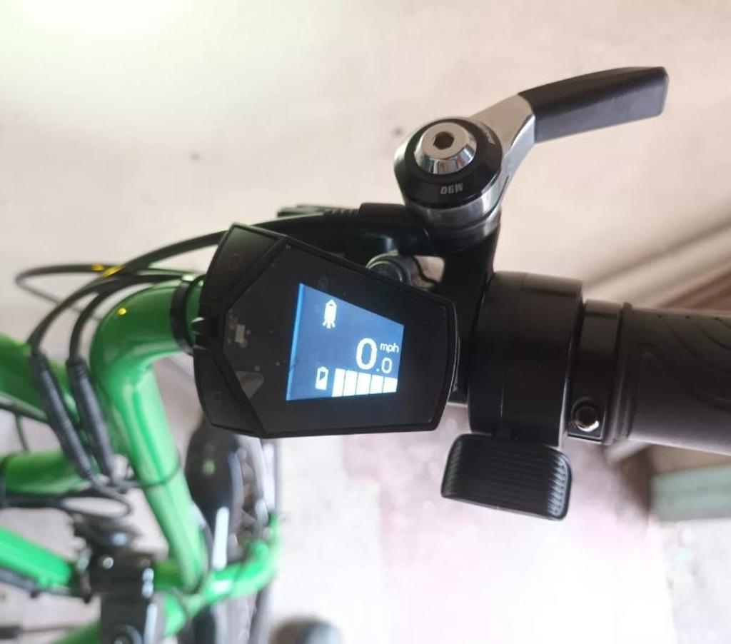 Matériel de sport Var Six Fours les Plages - 83140 - Photos Vivastreet Vélo cargo électrique à trois roues