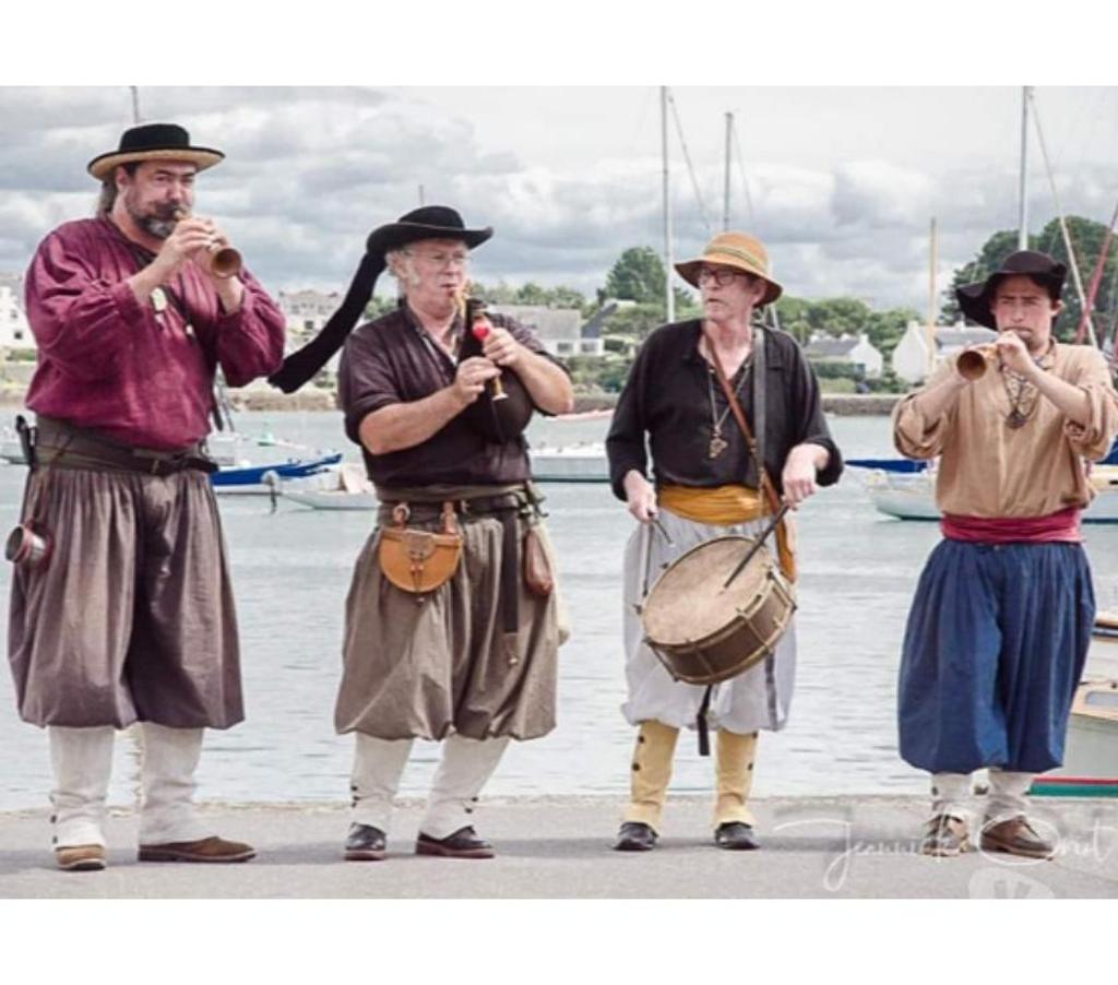 Organisations d'evènements Morbihan Queven - 56530 - Photos Vivastreet Troupe bretonne festive