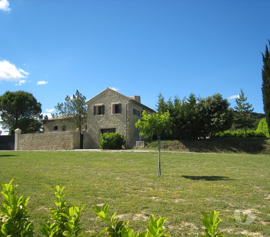 location saisonniere Ardèche Bourg St Andeol - 07700 - Photos Vivastreet CHARMANTE LOCATION 3 étoiles au coeur d'un DOMAINE BIO