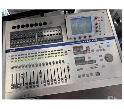Instruments de musique Mommenheim Bas-Rhin - Photos Vivastreet KORG D16XD-enregistreur 16 pistes+Hd 40Go+flight