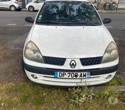 Achat voiture Carcassonne Carcassonne - Photos Vivastreet Renault Clio 2 essence 1.2 – Roulante 198 000 km