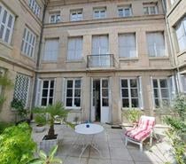 Bel appartement de charme avec terrasse à 35 mn de LYON