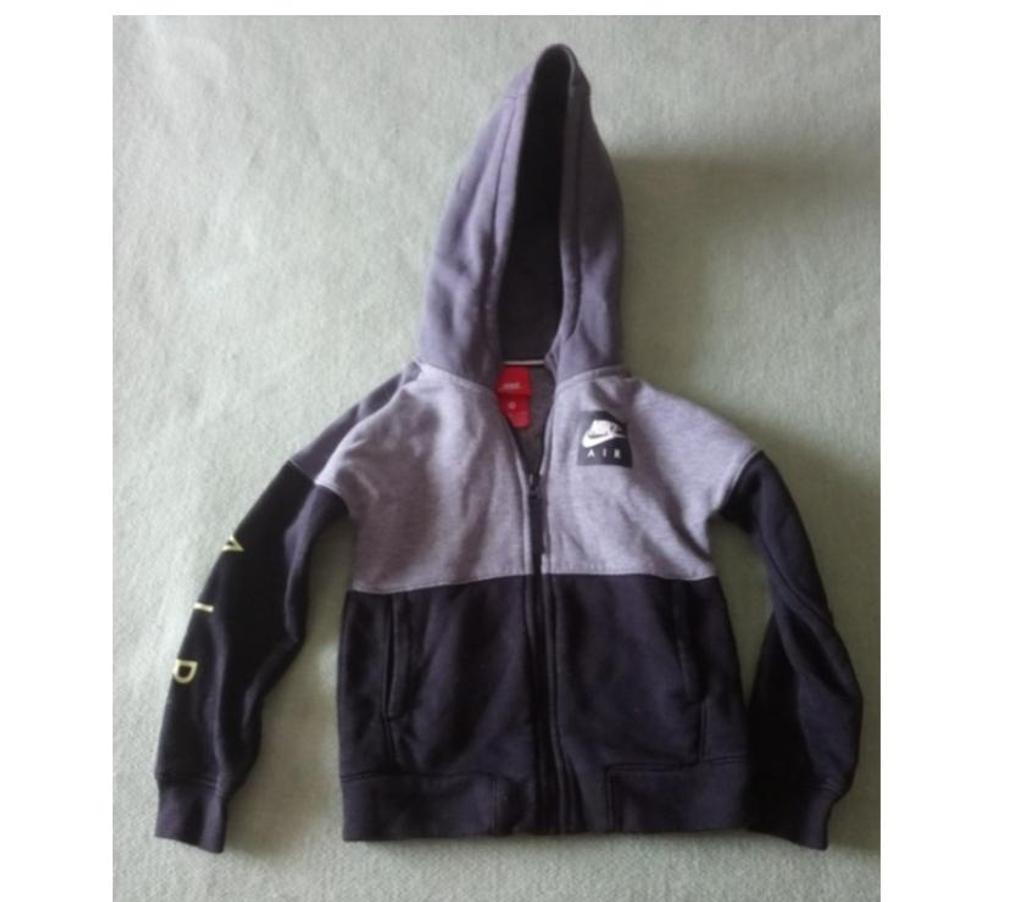 Vêtements occasion Seine-Saint-Denis La Courneuve - 93120 - Photos Vivastreet Veste Nike à capuche