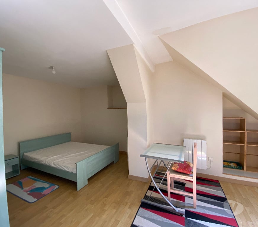 Appartements à vendre Loir-et-Cher Mer - 41500 - Photos Vivastreet Centre ville de MER (41500) Maison avec 3 appartements