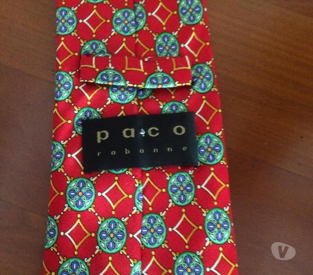 Vêtements occasion Bas-Rhin Obernai - 67210 - Photos Vivastreet Cravate en soie 100 % PACO RABANNE NEUF