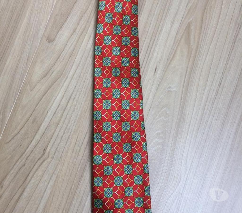 Vêtements occasion Bas-Rhin Obernai - 67210 - Photos Vivastreet Cravate en soie 100 % PACO RABANNE NEUF