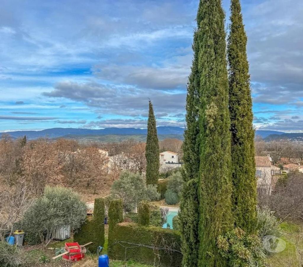 Vente Maison Bouches-du-Rhône St Esteve Janson - 13610 - Photos Vivastreet Proche d'Aix en Provence