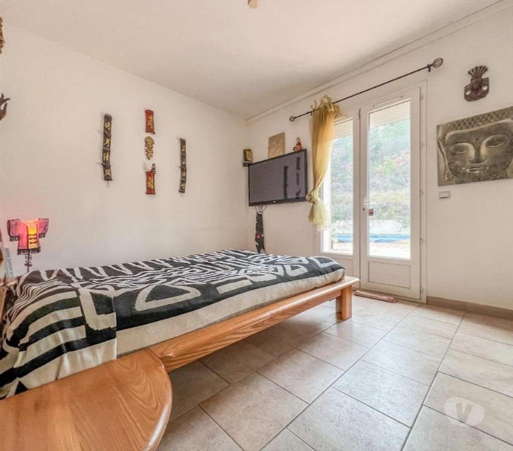Vente Maison Bouches-du-Rhône St Esteve Janson - 13610 - Photos Vivastreet Proche d'Aix en Provence