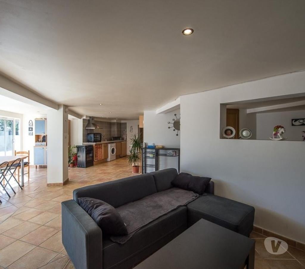 Vente Maison Bouches-du-Rhône St Esteve Janson - 13610 - Photos Vivastreet Proche d'Aix en Provence
